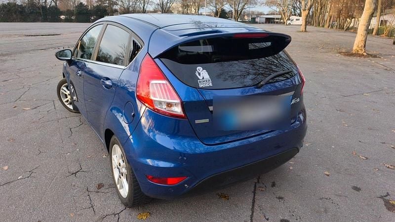 Gebraucht Ford Fiesta 125 PS (91 kW) 2015 Blau Kleinwagen