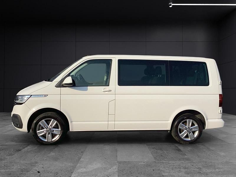 Gebraucht VW Caravelle 150 PS (110 kW) 2020 Candyweißcandyweißascotgrau Van / Kleinbus