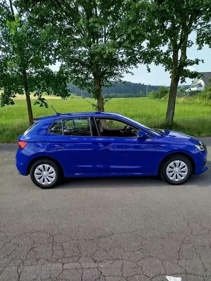 Gebraucht Skoda Fabia Easy 65 PS (47 kW) 2023 Blau Kleinwagen