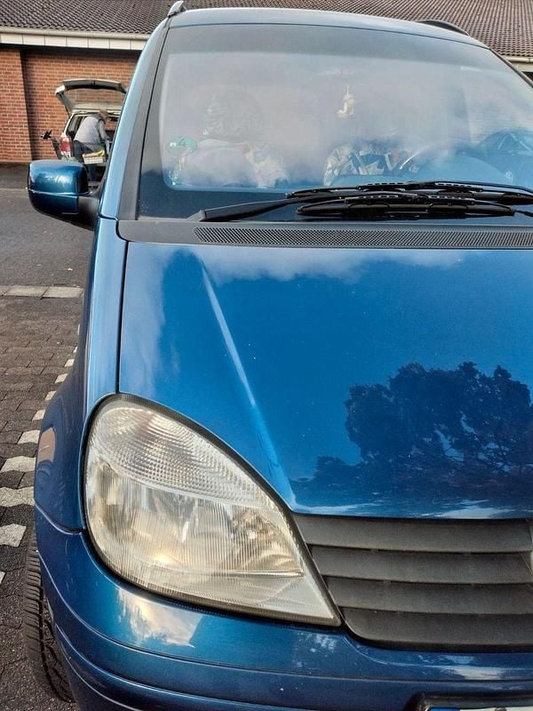 Gebraucht Mercedes Vaneo 102 PS (75 kW) 2002 Blau Van / Kleinbus