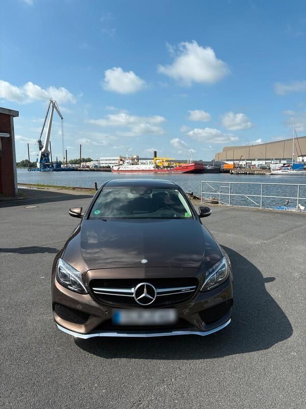 Braun Gebraucht 2015 Mercedes C250 Limousine | 16.500 € (Guter Preis) - Bild 1/4