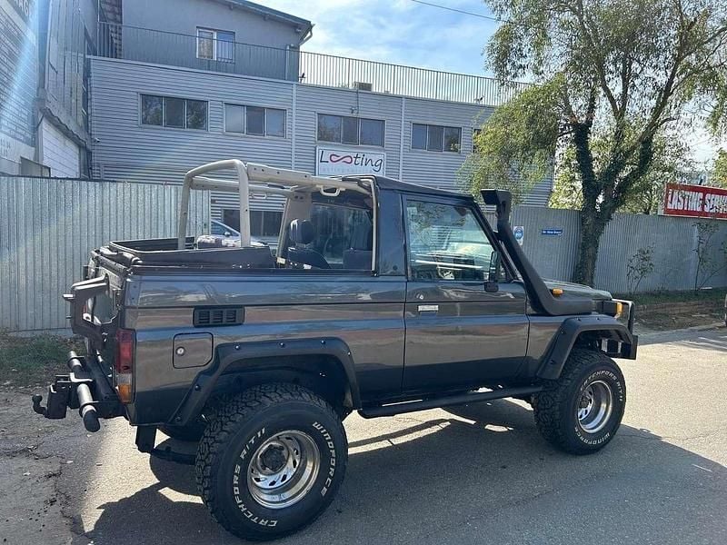 Grau Gebraucht 1998 Toyota Land Cruiser SUV | 47.000 € - Bild 1/4