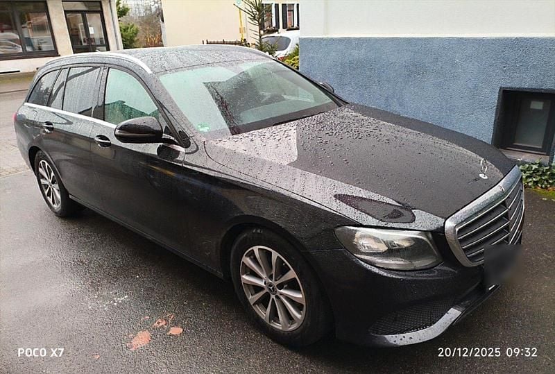 Schwarz Gebraucht 2019 Mercedes E200 Kombi | 13.700 € (Fairer Preis) - Bild 1/4
