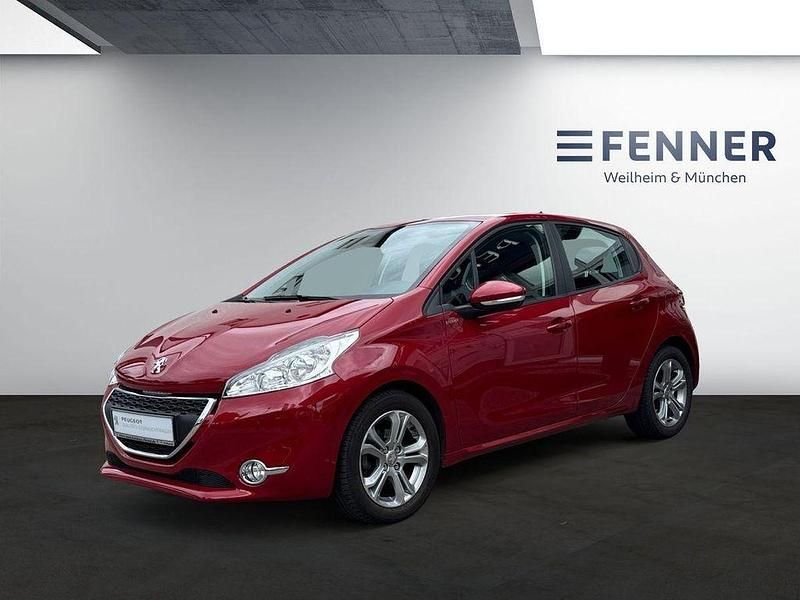 Lackierung rot rubi/metalliclackierung mit schutzlack Gebraucht 2013 Peugeot 208 Active Kleinwagen | 7.290 € (Fairer Preis) - Bild 1/4