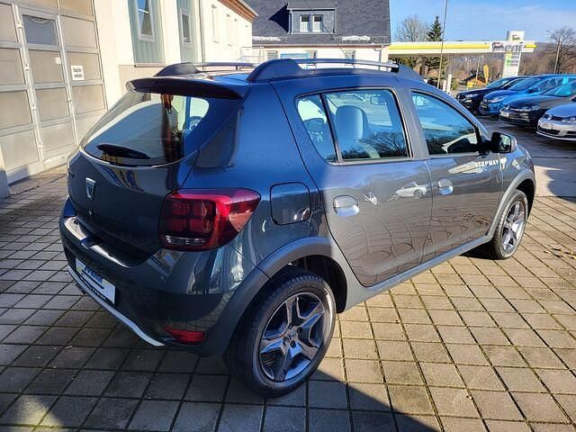Gebraucht Dacia Sandero Celebration 90 PS (66 kW) 2018 Grau "comete" Kleinwagen