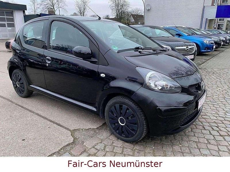 Gebraucht Toyota Aygo 68 PS (50 kW) 2006 Schwarz Kleinwagen
