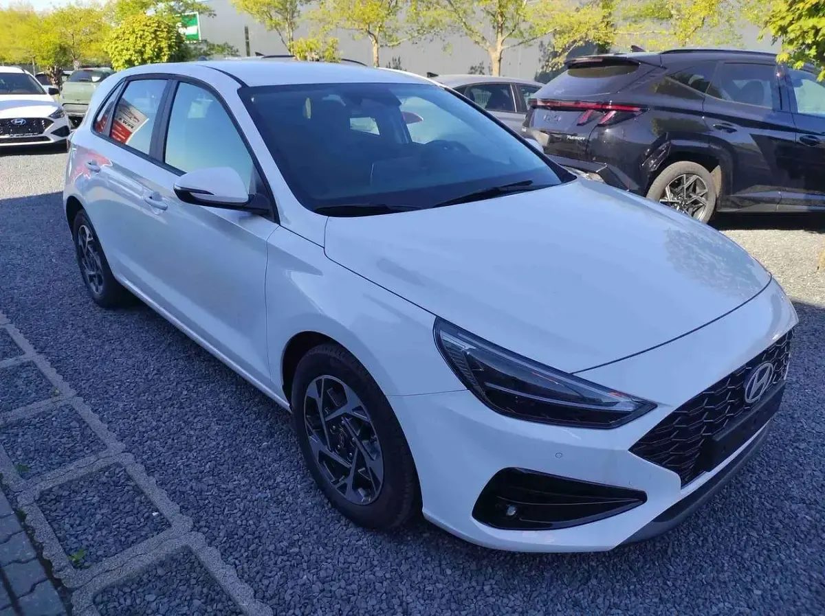 Neu Hyundai i30 GO! 150 PS (110 kW) 2026 Weiß Limousine