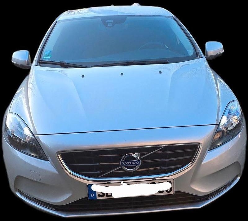Gebraucht Volvo V40 122 PS (89 kW) 2015 Silber Limousine