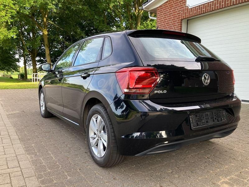 Gebraucht VW Polo Comfortline 95 PS (69 kW) 2018 Schwarz Kleinwagen