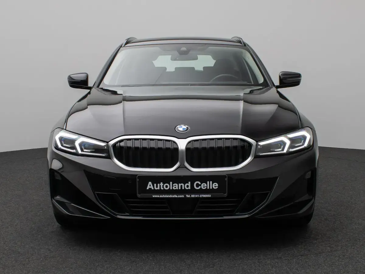 Gebraucht BMW 318 Shadowline 150 PS (110 kW) 2023 Schwarz Kombi