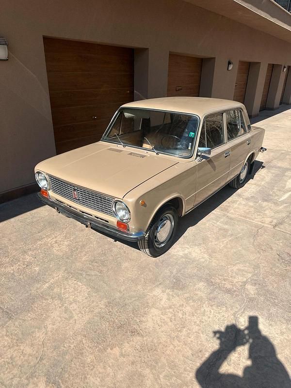 Second-hand Lada 1200 65 CP (47 kW) 1986 Maro Berlinǎ