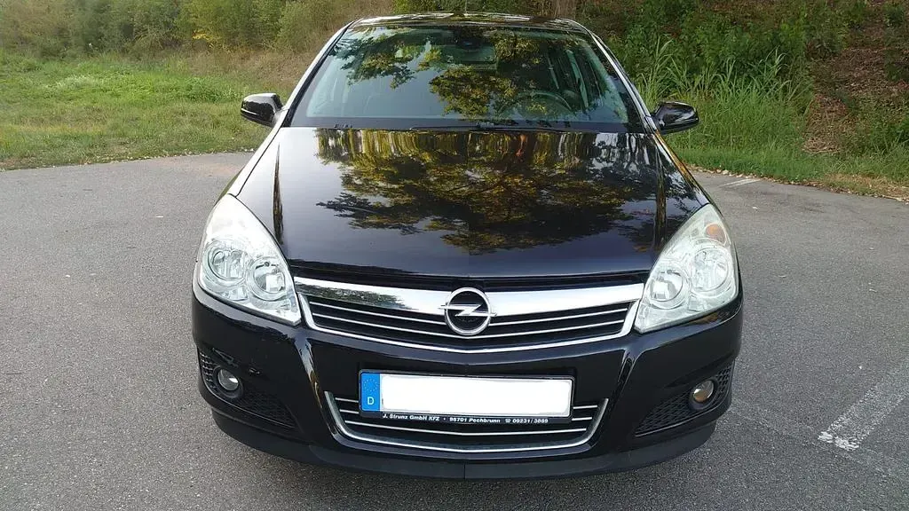Gebraucht Opel Astra 116 PS (85 kW) 2009 Schwarz Limousine