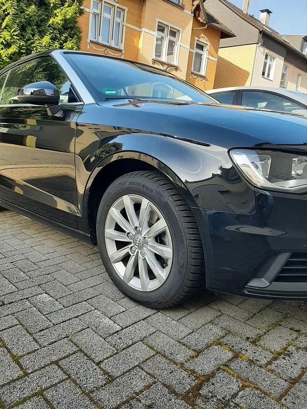 Gebraucht Audi A3 Cabriolet Attraction 125 PS (91 kW) 2015 Schwarz Cabrio