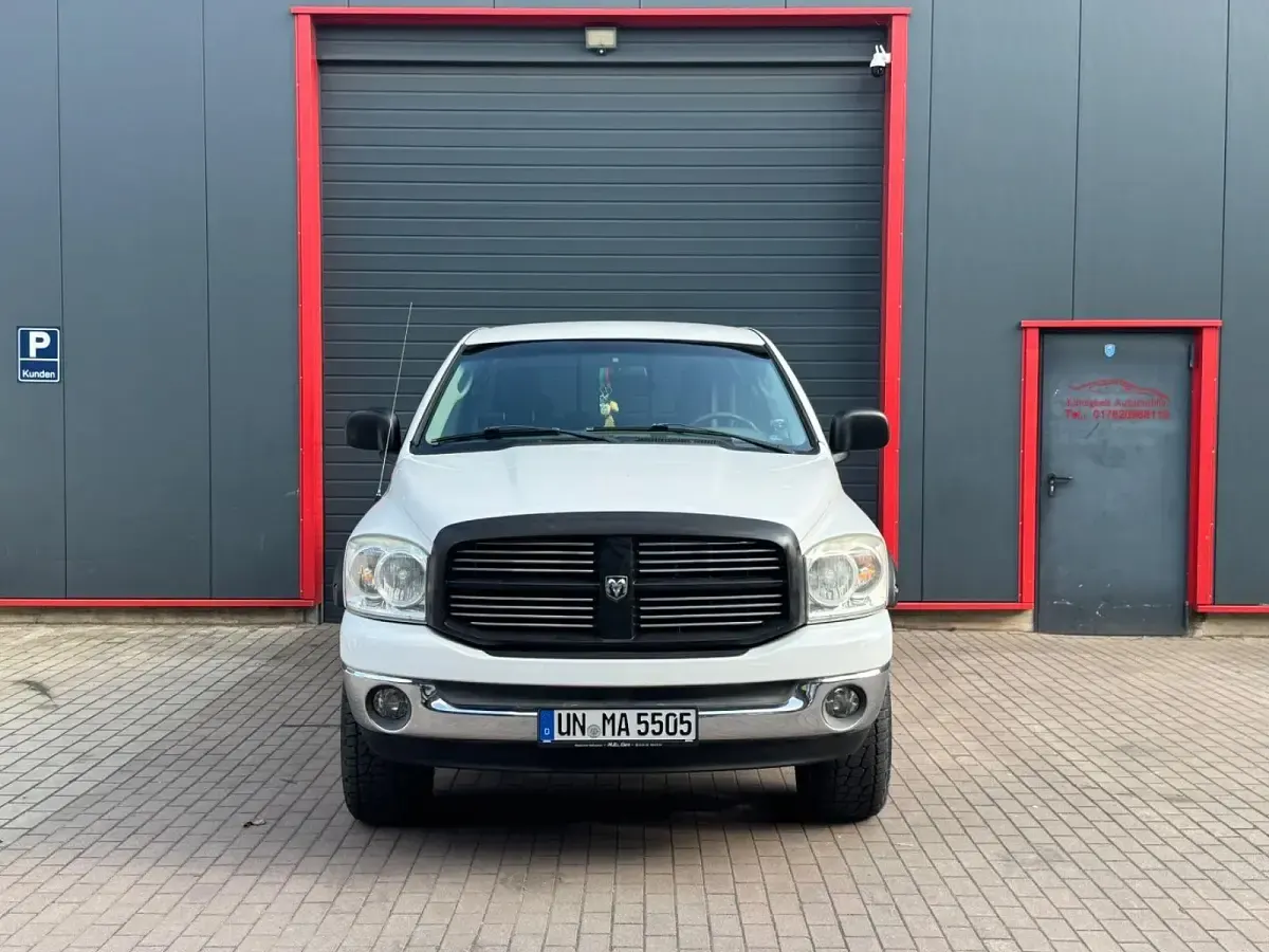 Used Dodge Ram 349 HP (256 kW) 2009 White Pickup truck