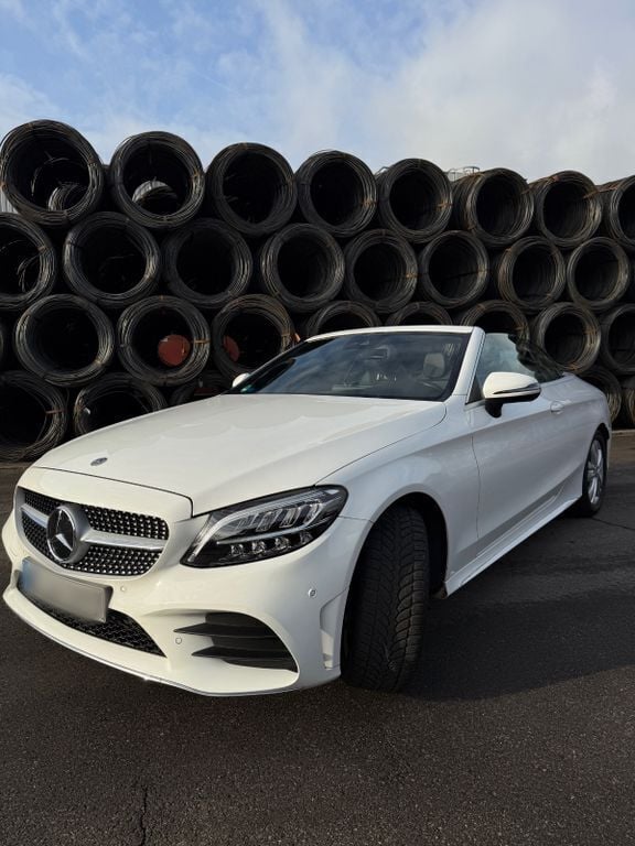 Weiß Gebraucht 2019 Mercedes C180 AMG Cabrio | 32.000 € (Fairer Preis) - Bild 1/4