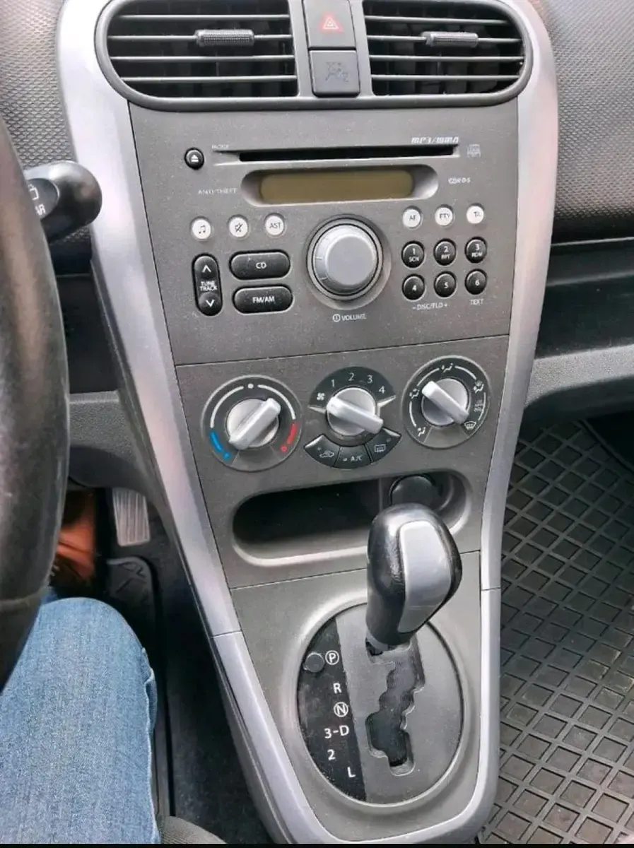 Gebraucht Opel Agila 90 PS (66 kW) 2014 Silber Kleinwagen