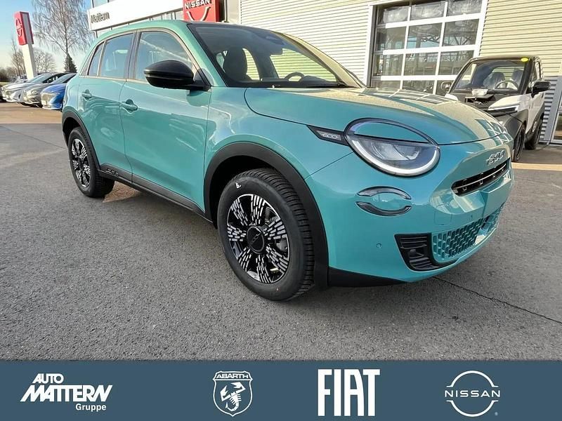 Neu Fiat 600 81 PS (59 kW) 2026 Blau SUV