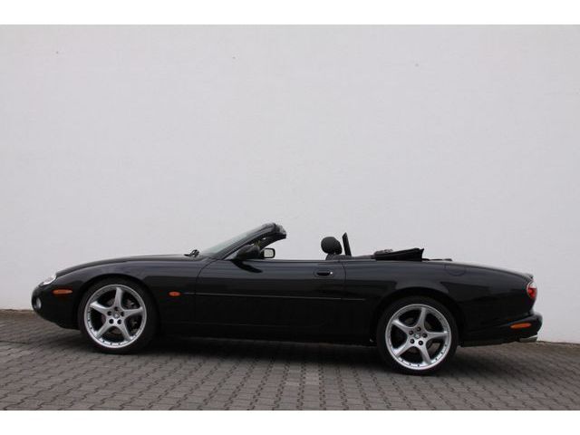Gebraucht Jaguar XKR 363 PS (266 kW) 2003 Schwarz Cabrio