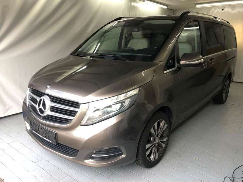 Indiumgrau metallic Gebraucht 2015 Mercedes V250 Van / Kleinbus | 35.990 € (Guter Preis) - Bild 1/4