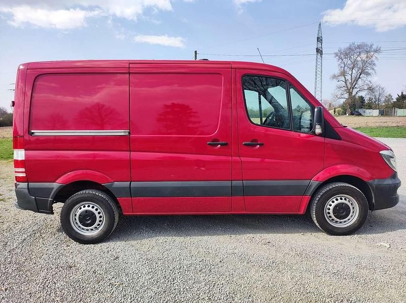 Gebraucht Mercedes Sprinter 95 PS (69 kW) 2015 Rot Van