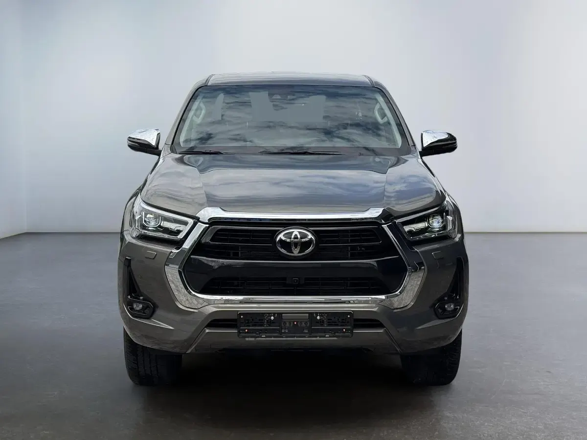 Neu Toyota HiLux Executive 204 PS (150 kW) 2026 Bronze metallic Pickup