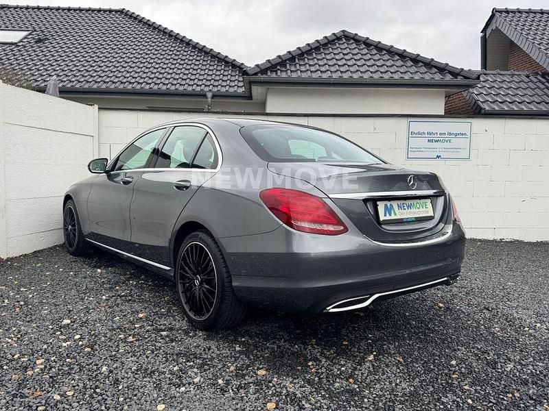 Gebraucht Mercedes C180 156 PS (114 kW) 2018 Grau Limousine