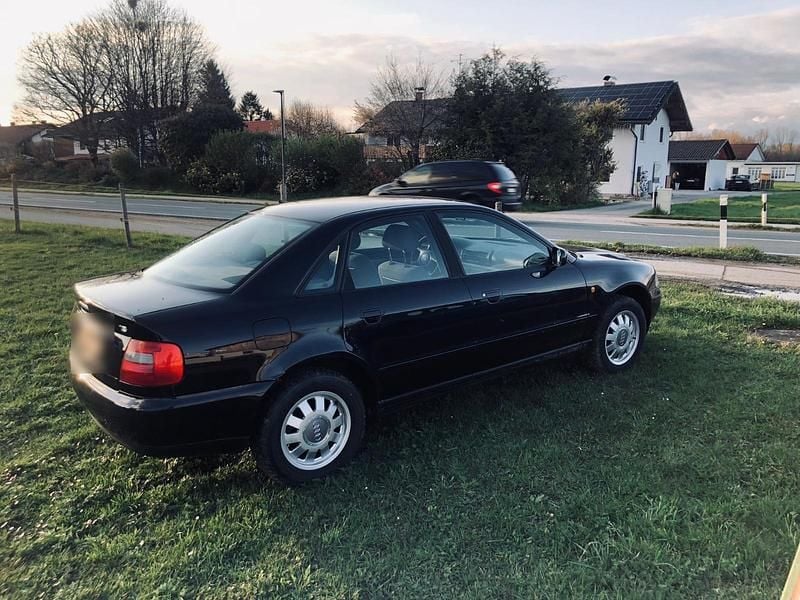 Gebraucht Audi A4 101 PS (74 kW) 1998 Limousine
