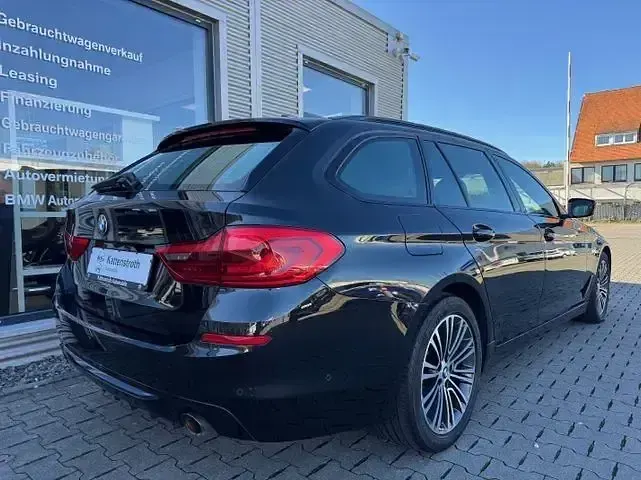 Gebraucht BMW 520 Sport Line 190 PS (139 kW) 2018 Schwarz Kombi