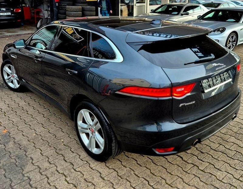 Gebraucht Jaguar F-Pace Prestige 340 PS (250 kW) 2017 Carpathian grey SUV