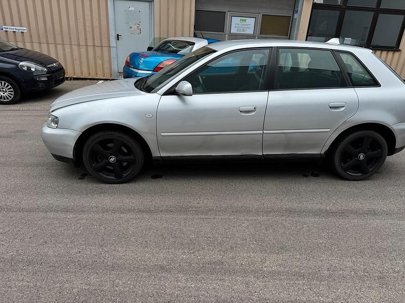 Silber Gebraucht 2001 Audi A3 Kleinwagen | 1.700 € (Superpreis) - Bild 1/4