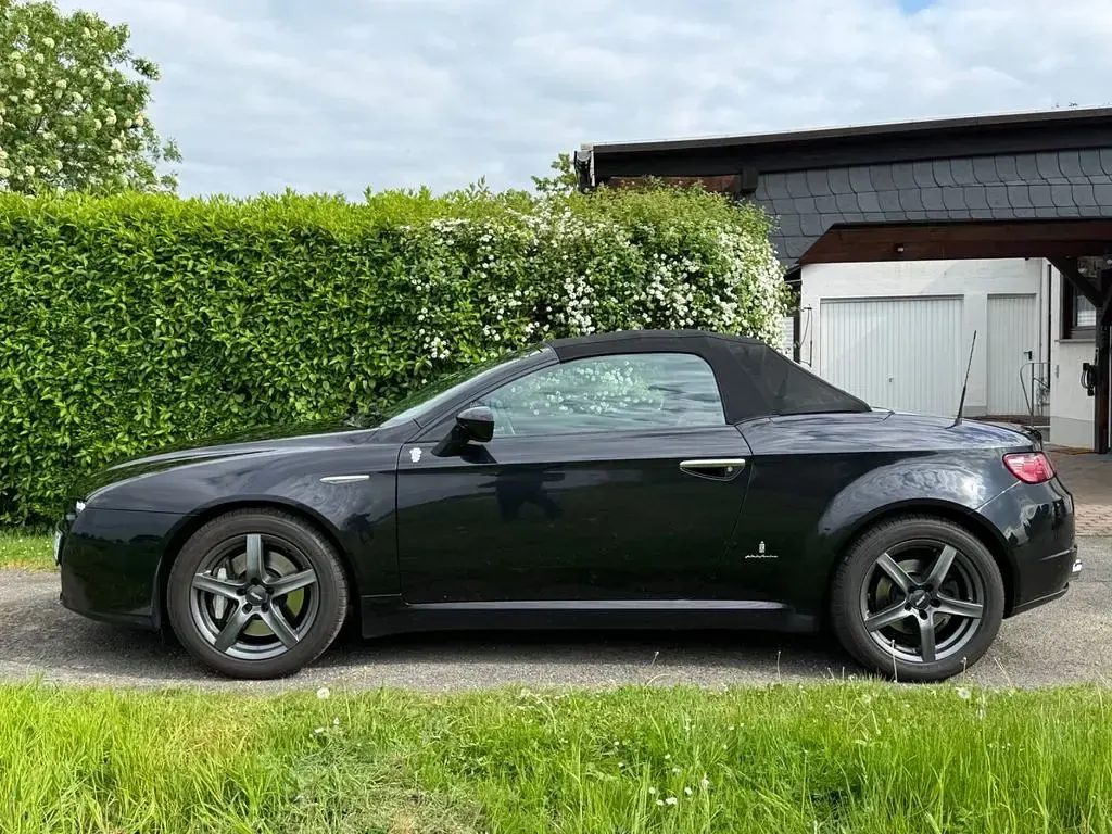 Gebraucht Alfa Romeo Spider 200 PS (147 kW) 2011 Schwarz Cabrio