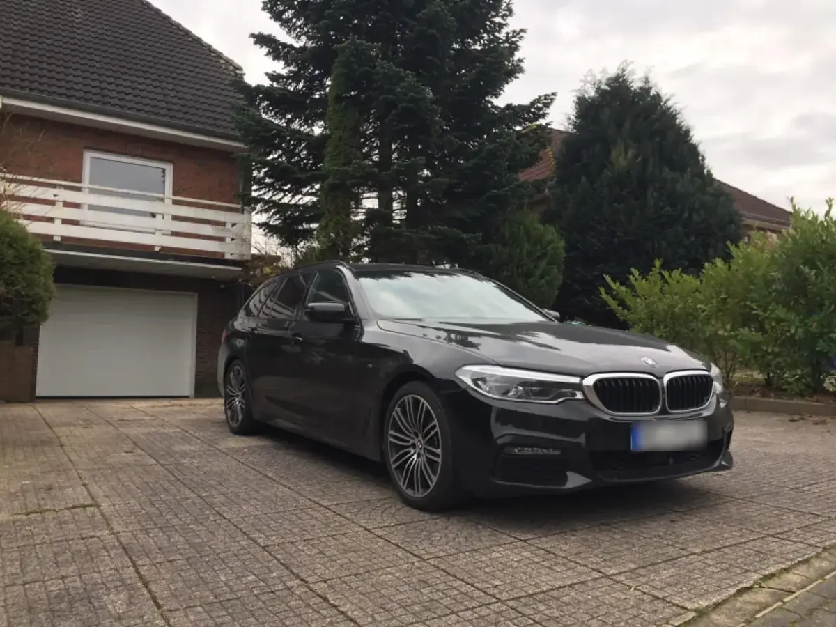 Gebraucht BMW 520 M Sport 190 PS (139 kW) 2020 Schwarz Kombi