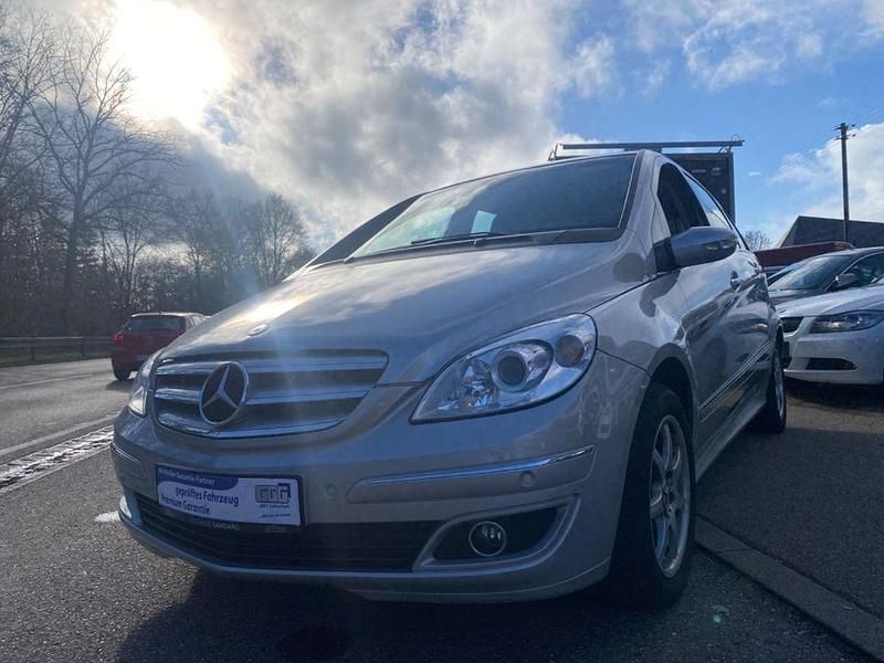 Gebraucht Mercedes B180 109 PS (80 kW) 2006 Silber Van / Kleinbus