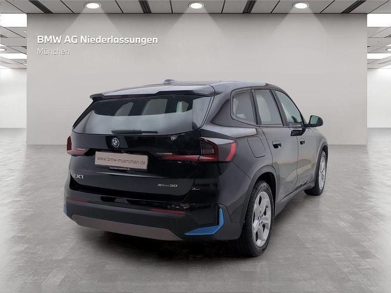 Gebraucht BMW iX1 Performance 200 kW (272 PS) 2023 Schwarz SUV