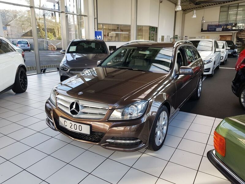Braun Gebraucht 2013 Mercedes C200 Avantgarde Kombi | 17.400 € (Teuer) - Bild 1/4