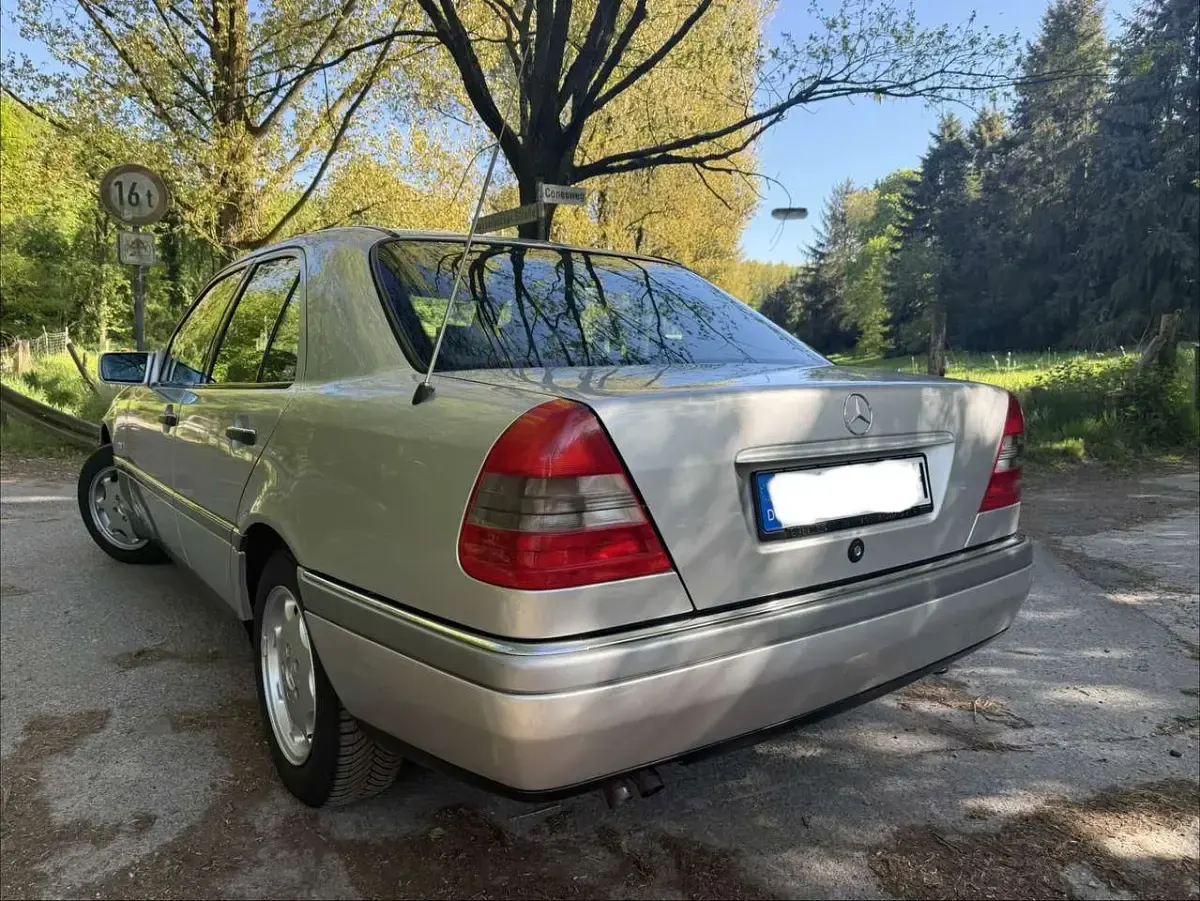 Gebraucht Mercedes C280 193 PS (141 kW) 1996 Silber Limousine