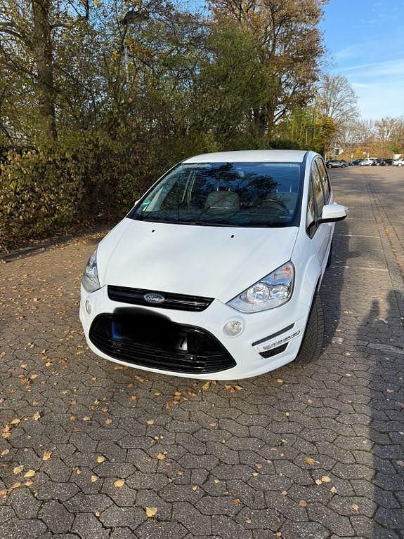 Weiß Gebraucht 2013 Ford S-MAX S Van / Kleinbus | 4.800 € (Guter Preis) - Bild 1/4
