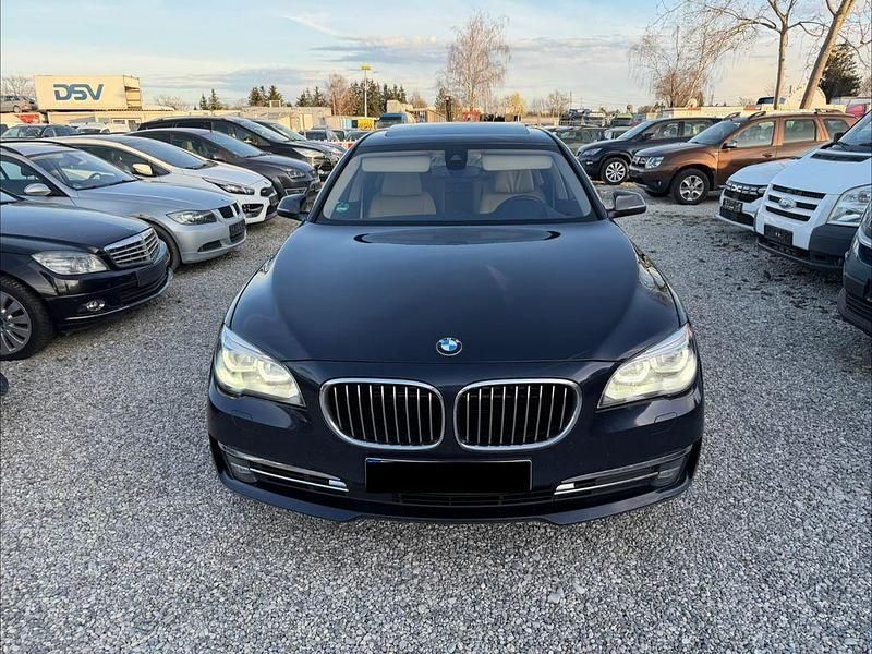 Gebraucht BMW 750 449 PS (330 kW) 2012 Blau Limousine