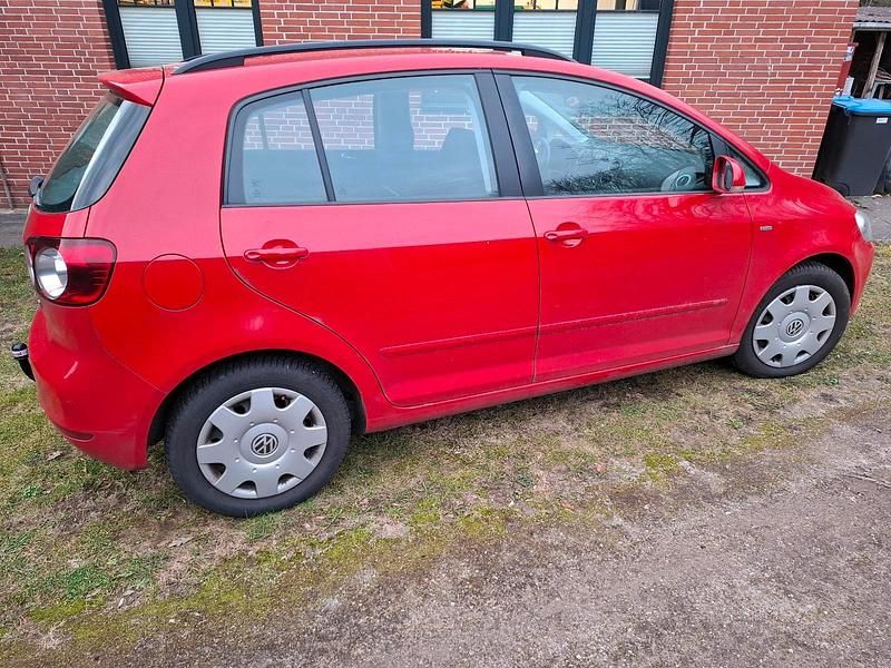 Gebraucht VW Golf VII 105 PS (77 kW) 2014 Rot Kleinwagen