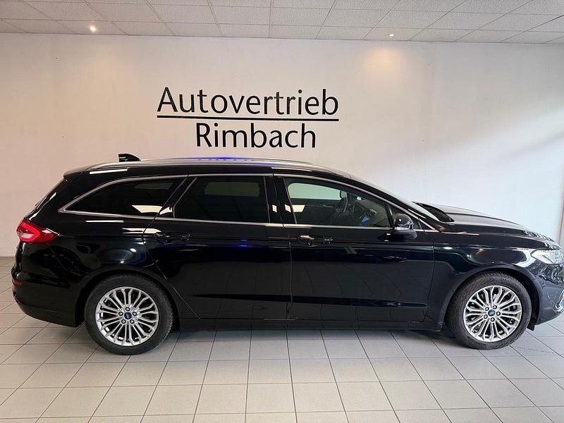 Gebraucht Ford Mondeo Titanium 188 PS (138 kW) 2022 Schwarz Kombi