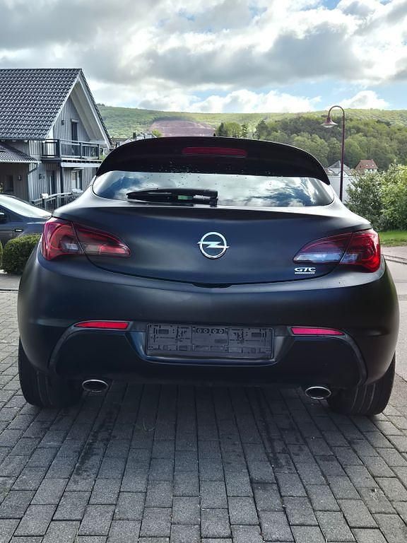 Gebraucht Opel Astra GTC S 194 PS (142 kW) 2015 Schwarz Limousine