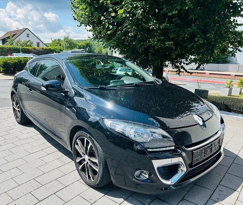Schwarz Gebraucht 2012 Renault Mégane III Bose Edition Coupé | 6.500 € (Fairer Preis) - Bild 1/4
