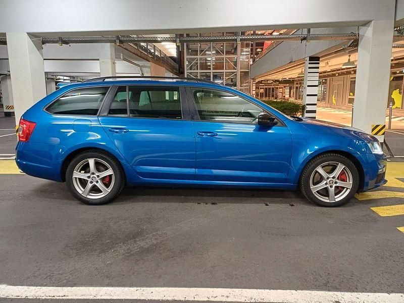 Gebraucht Skoda Octavia RS 184 PS (135 kW) 2016 Raceblau Kleinwagen