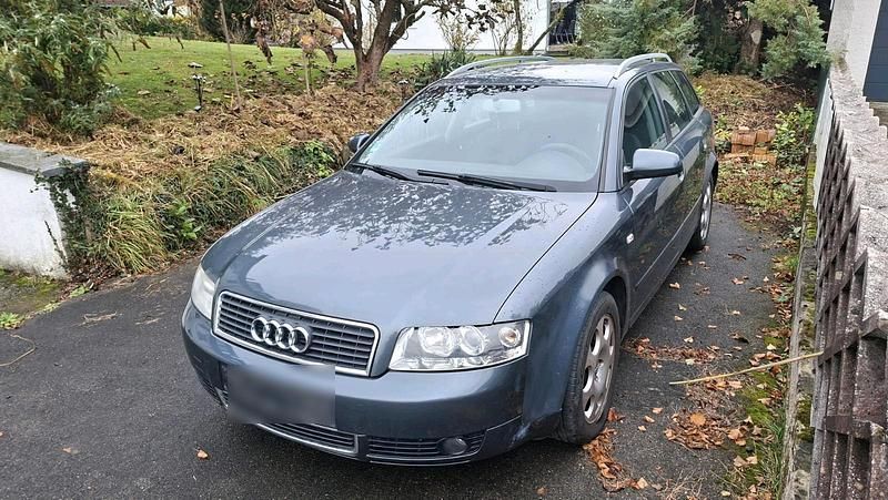 Grau Gebraucht 2004 Audi A4 Kombi | 1.000 € (Superpreis) - Bild 1/4