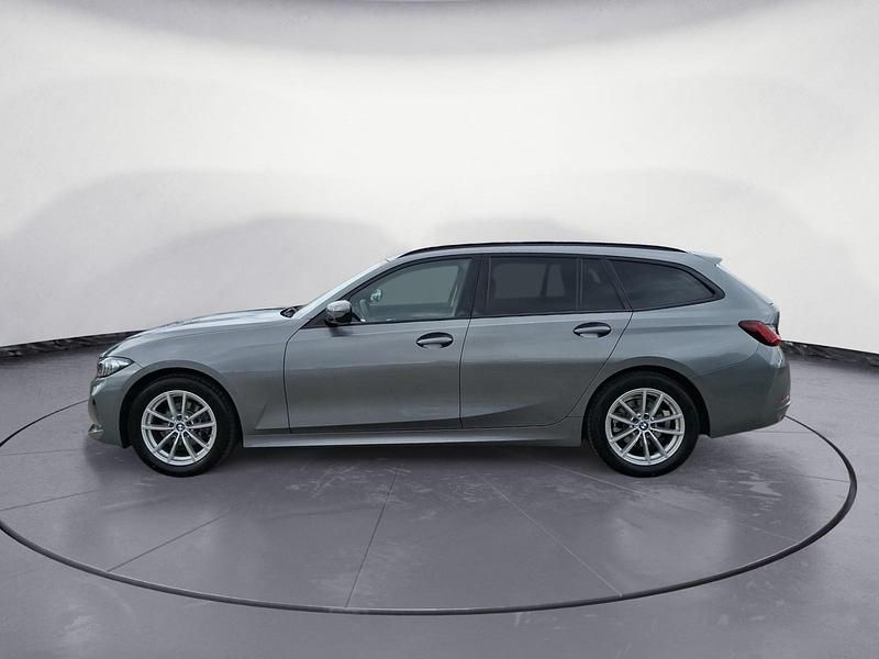 Gebraucht BMW 318 156 PS (114 kW) 2025 Grau Kombi
