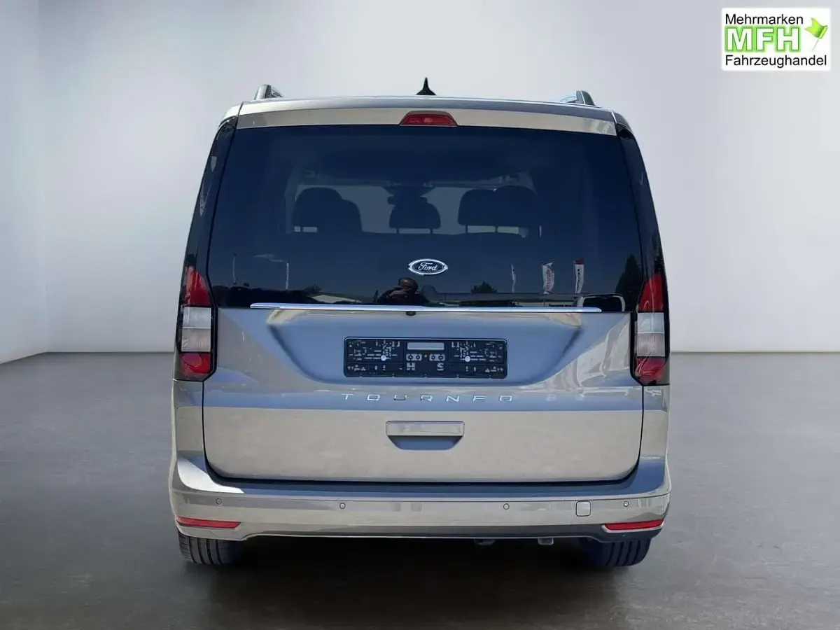 Neu Ford Tourneo Titanium 122 PS (89 kW) 2026 Comet grey Van / Kleinbus