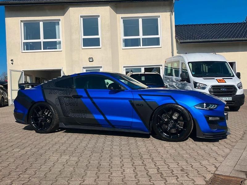 Gebraucht Ford Mustang GT 450 PS (330 kW) 2019 Schwarzmet. / blau foliert Coupé