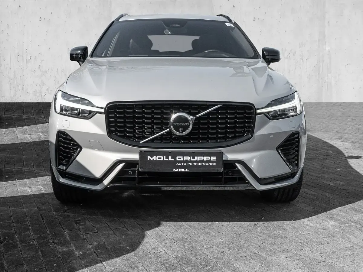 Gebraucht Volvo XC60 Plus 310 PS (228 kW) 2025 Silver dawn SUV