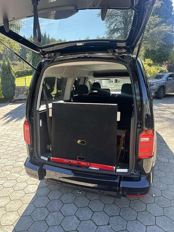 Gebraucht VW Caddy Maxi Trendline 131 PS (96 kW) 2020 Schwarz Van / Kleinbus