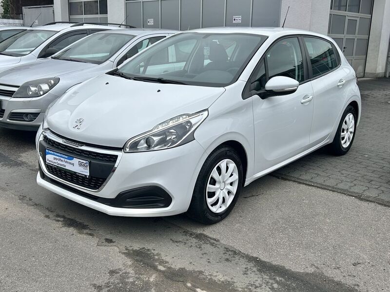 Weiß Gebraucht 2019 Peugeot 208 Active Kleinwagen | 7.990 € (Guter Preis) - Bild 1/4